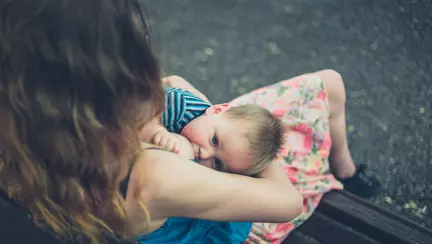 Amenzi pentru interzicerea alaptatului in public