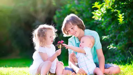 Cum iti inveti copilul sa imparta cu ceilalti copii