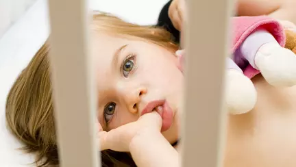 De ce copiii isi sug degetul si ce masuri trebuie sa iei