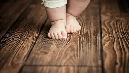 Primii pasi: cand invata bebelusul sa mearga