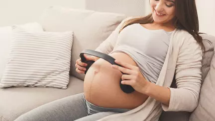 Cand incepe bebelusul sa auda si cand iti recunoaste vocea?