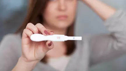 Jumatate din mamele romance raman insarcinate intamplator