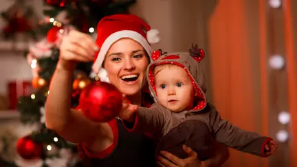 3 motive pentru care sa faci bradul de Craciun, chiar daca ai copilul mic