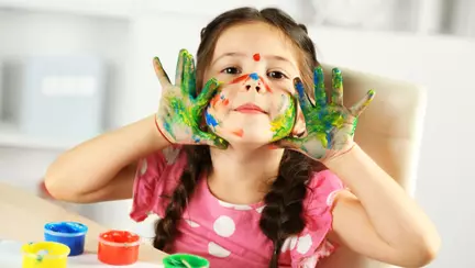 5 greseli facute de parinti, care inhiba creativitatea copiilor