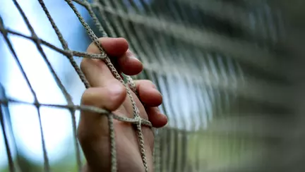 Un copil de 10 ani si-a pus capat zilelor pentru a-si "face mama fericita"