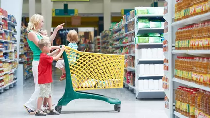 Propunere legislativă: Case de marcat speciale pentru familiile cu copii, unde să nu existe dulciuri