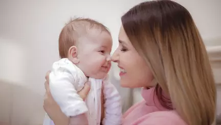 Ela Crăciun: Ce să NU îi dai bebelușului la diversificare