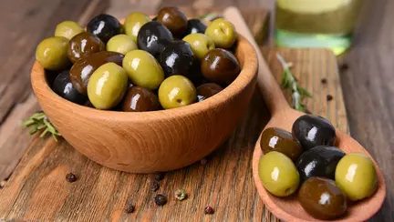 Măslinele negre sau verzi? Care sunt mai bune pentru alimentația copilului