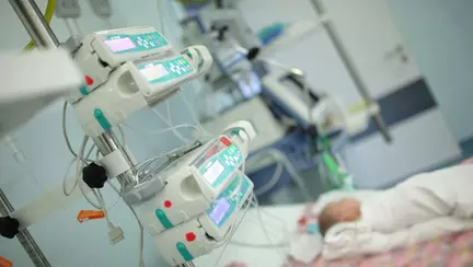 10 bebeluși, infectați cu coronavirus la Timișoara! Mamele lor, testate negativ