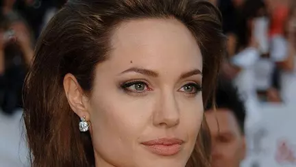 "Copiii nu vă vor perfecți, doar sinceri!"- Mesajul Angelinei Jolie pentru părinți pe timpul pandemiei