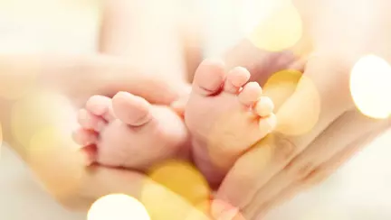 Reușită excepțională a inventatorilor români pentru ortopedia pediatrică. Au creat un dispozitiv pentru îndreptarea picioarelor "tal valg"