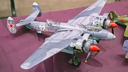 COLECȚII FABULOASE PENTRU COPII MICI, MARI ȘI MAI MARI