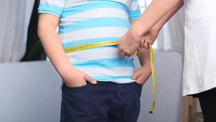 Numărul cazurilor de obezitate infantilă a crescut în pandemie. Recomandările medicilor pentru părinți
