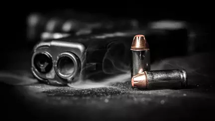 Un bebeluș a fost împușcat mortal de fratele său mai mare