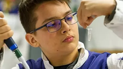 Un elev din Constanța a primit o bursă la Harvard