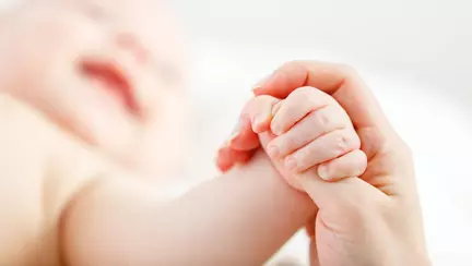 O femeie a născut în pat fără să fi știut că a fost însărcinată