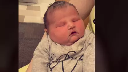 O femeie a născut un copil de 5 kg fără anestezie sau calmante