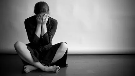 O femeie a fost decăzută din drepturile de mamă pentru nu s-a vaccinat anti-COVID-19