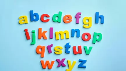 Ce nume ridicol a primit un băiat de la tatăl lui care visa să devină scriitor