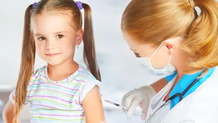 Două doze de ser Pfizer anti-COVID-19 asigură copiilor între 5-11 ani eficiență de 90%