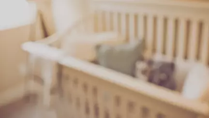 Un bebeluș a fost zgâlțâit până la moarte pentru că nu se mai oprea din plâns