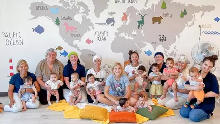 Un cuplu din Georgia și-a mărit familia cu 21 de copii biologici în 19 luni