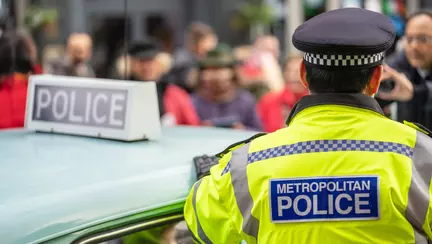 O româncă din Anglia și-a înjunghiat mortal nepotul în vârstă de 5 ani