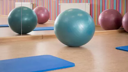 Alertă într-o școală din Iași. Elevii, afectați de o substanță necunoscută în sala de sport