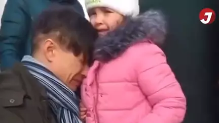Video emoționant, devenit viral! Un tată ucrainean își ia rămas bun de la fiica sa pentru a pleca la luptă