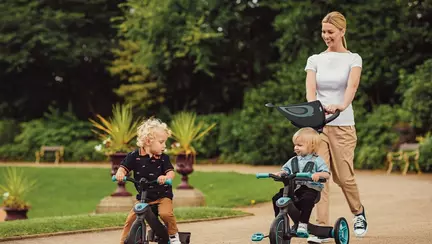 Tricicleta pliabilă – perfectă pentru vacanţele cu bebe!