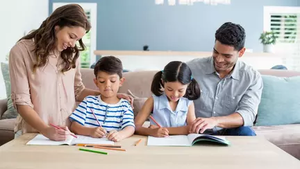 Cărți de Parenting Recomandate de Specialiști din Toată Lumea Pentru Părinți și Copii de Toate Vârstele