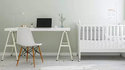 Cum să amenajezi un spațiu de lucru în camera bebelușului: 7 sfaturi