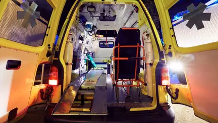 Doi elevi din Târgu Mureș, înjunghiați la petrecerea de la balul bobocilor