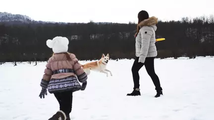 Beneficiile ghetutețor barefoot pentru copii - noul must-have pentru copiii activi