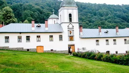 Călugăr de la Mânăstirea Frasinei, arestat pentru viol și agresiuni sexuale cu minori