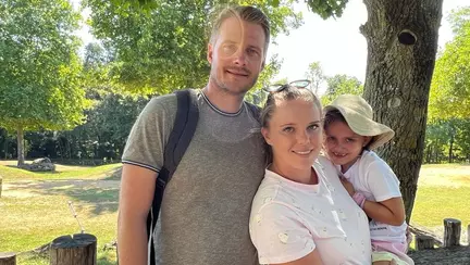 "A fost îngrozitor!" Ce diagnostic crunt a primit o fetiță care acuza durei de burtă