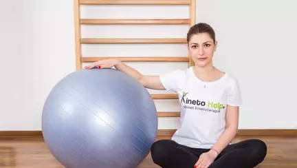 Beneficiile pe care le oferă un tratament personalizat de kinetoterapie pentru bebeluși în cadrul clinicii Kineto Help