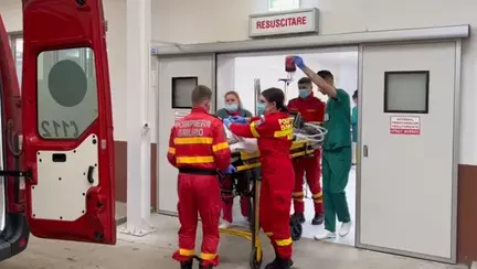 Copilul atacat de câini, din Botoșani, s-a trezit din comă