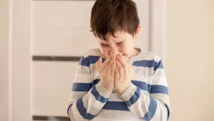 Crește numărul infectărilor cu adenovirus în rândul copiilor. La ce simptome trebuie să fim atenți