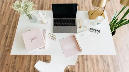 4 accesorii mici de birou care te ajută să fii mai productiv