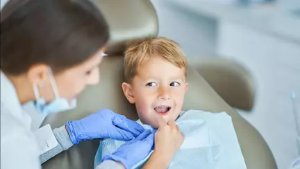 Se transmite sau nu boala parodontală de la părinții la copii? Ce spune medicul stomatolog