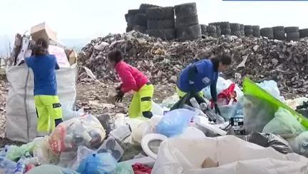 Un bebeluș a fost găsit într-un sac, într-o groapă de gunoi din Oravița