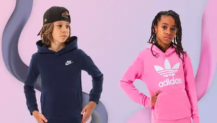 Creează stilul tânărului sneakerhead alegând bluze copii