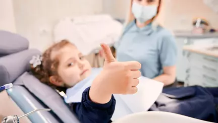 Prima vizită la stomatolog. Cum să pregătești copilul pentru o experiență pozitivă la dentist