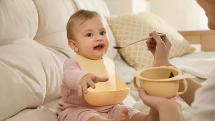 Cum să alegi cea mai bună bavețică pentru bebeluși?