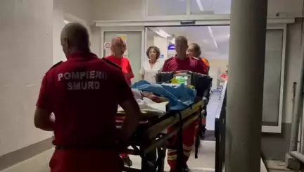 O mamă a sărit cu copiii în brațe de la fereastra unui hotel din Botoșani. Băiatul cel mic a murit