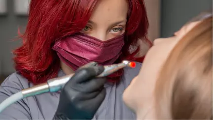 De ce apare tartrul și cum să îți protejezi dinții de efectele sale?