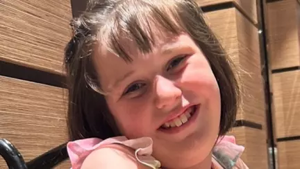 Diagnosticul crunt primit de o fetiță considerată "neîndemânatică" pentru că se împiedica și cădea des