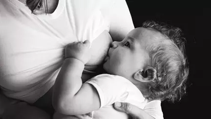 10 sfaturi esențiale pentru hrănirea bebelușului tău