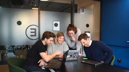 Cardurile cadou: secretul loialității angajaților în era beneficiilor personalizate